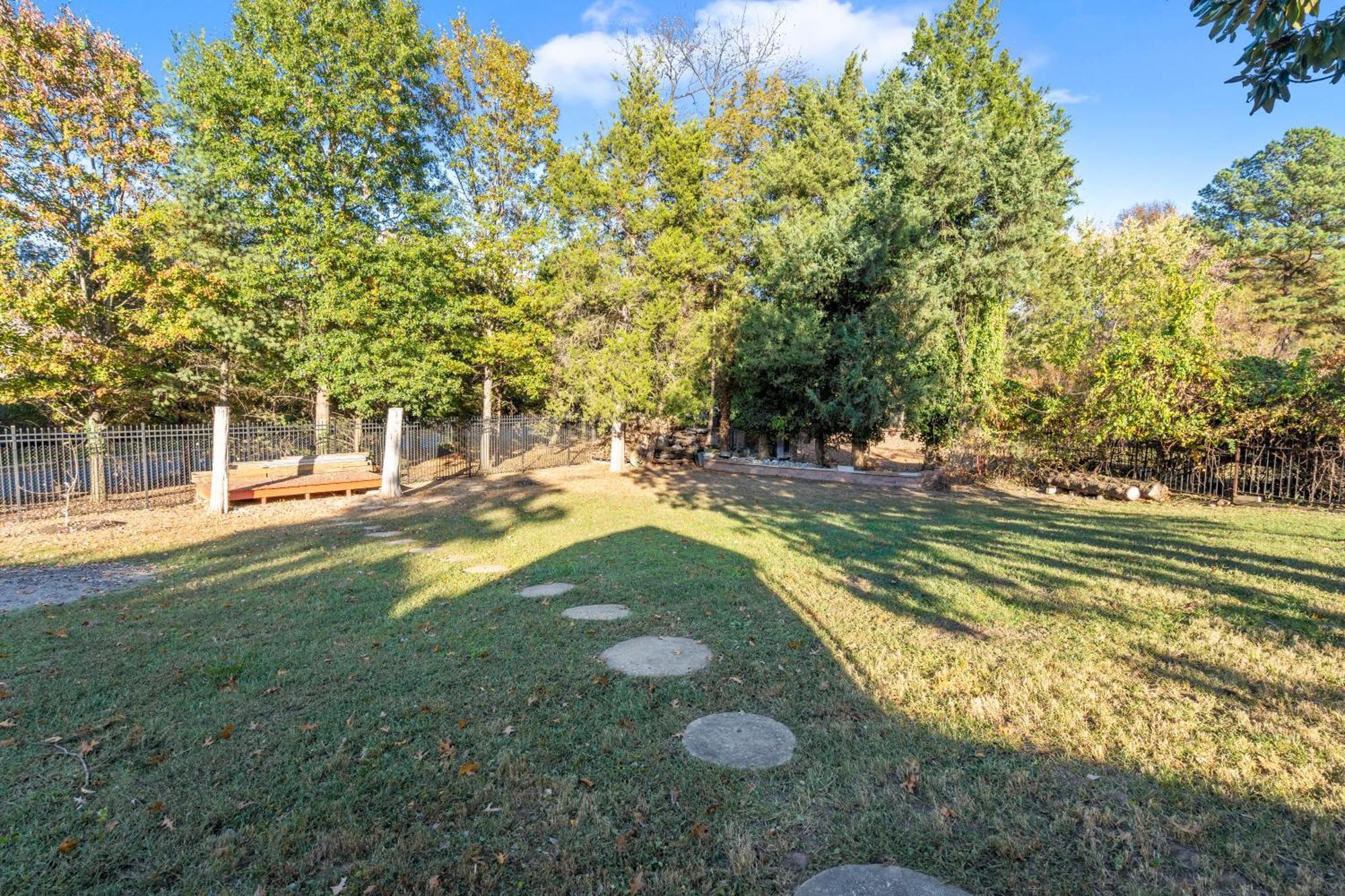 Modern & Comfy Suite Fort Washington Exterior photo