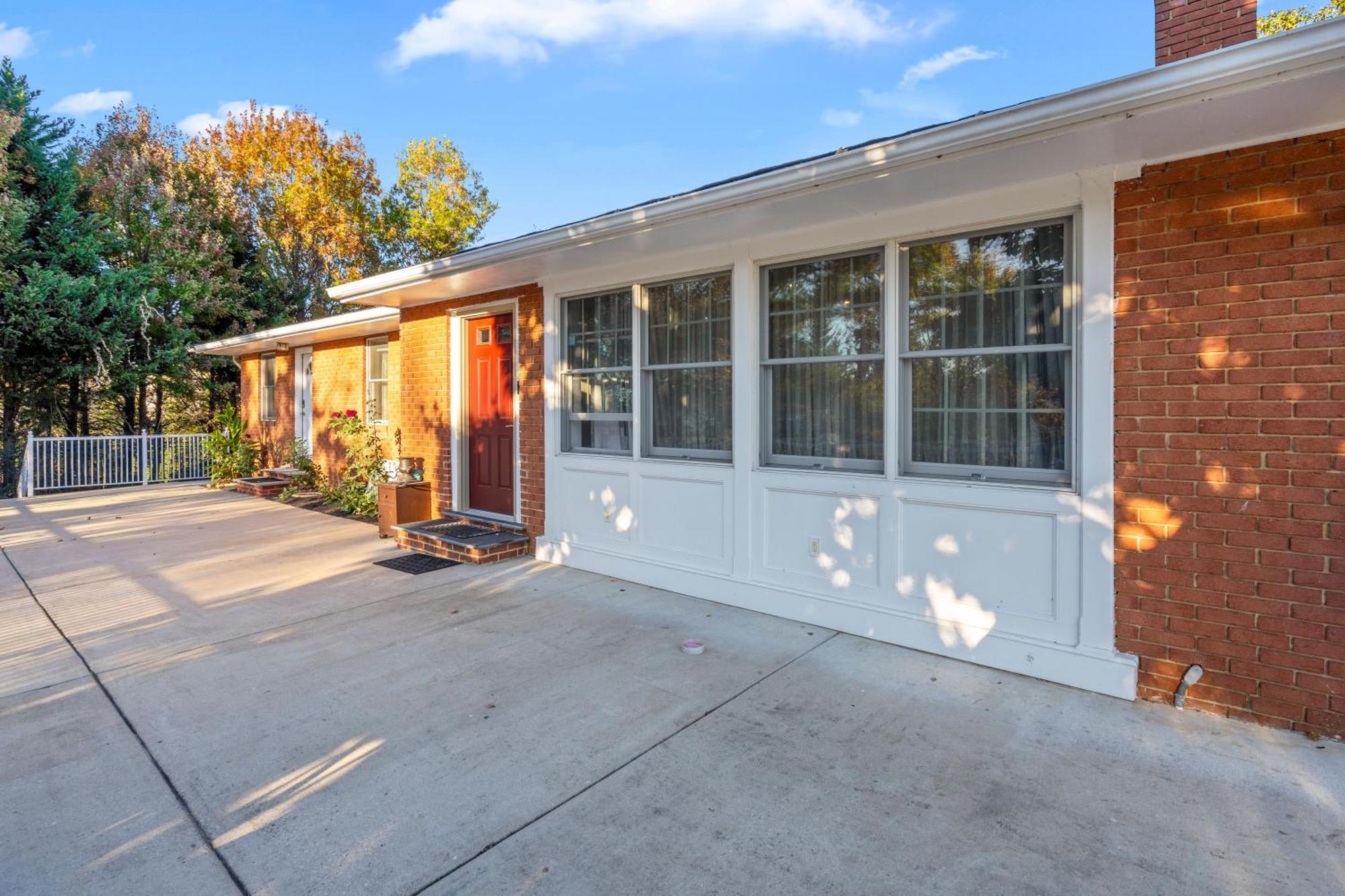Modern & Comfy Suite Fort Washington Exterior photo